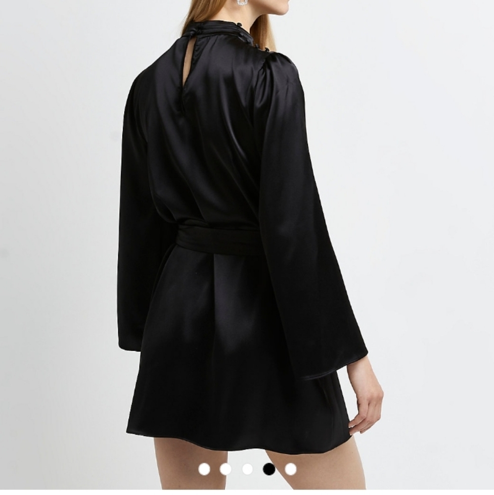 Asos River Island fluted sleeve satin mini dress in black - Picture 4 of 6